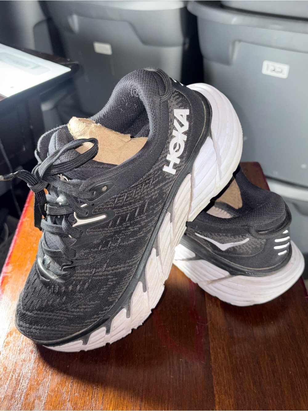Hoka Black and White gaviota 4 Cushioned Running Shoes women size 6D(126)